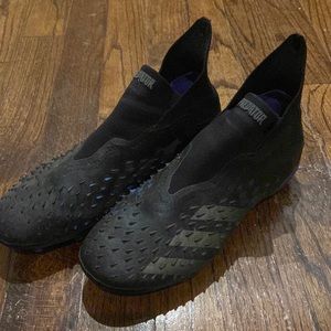 Adidas Predator slip on girls soccer cleats